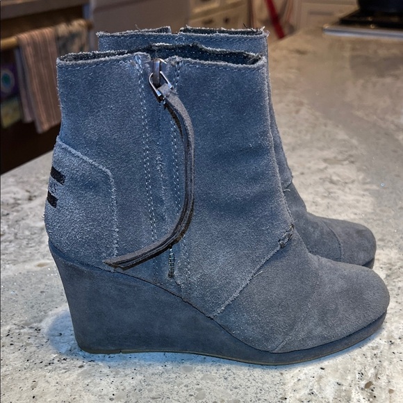 Toms Shoes - TOM'S Gray Suede Leather Desert Wedge Ankle Bootie Size 6.5